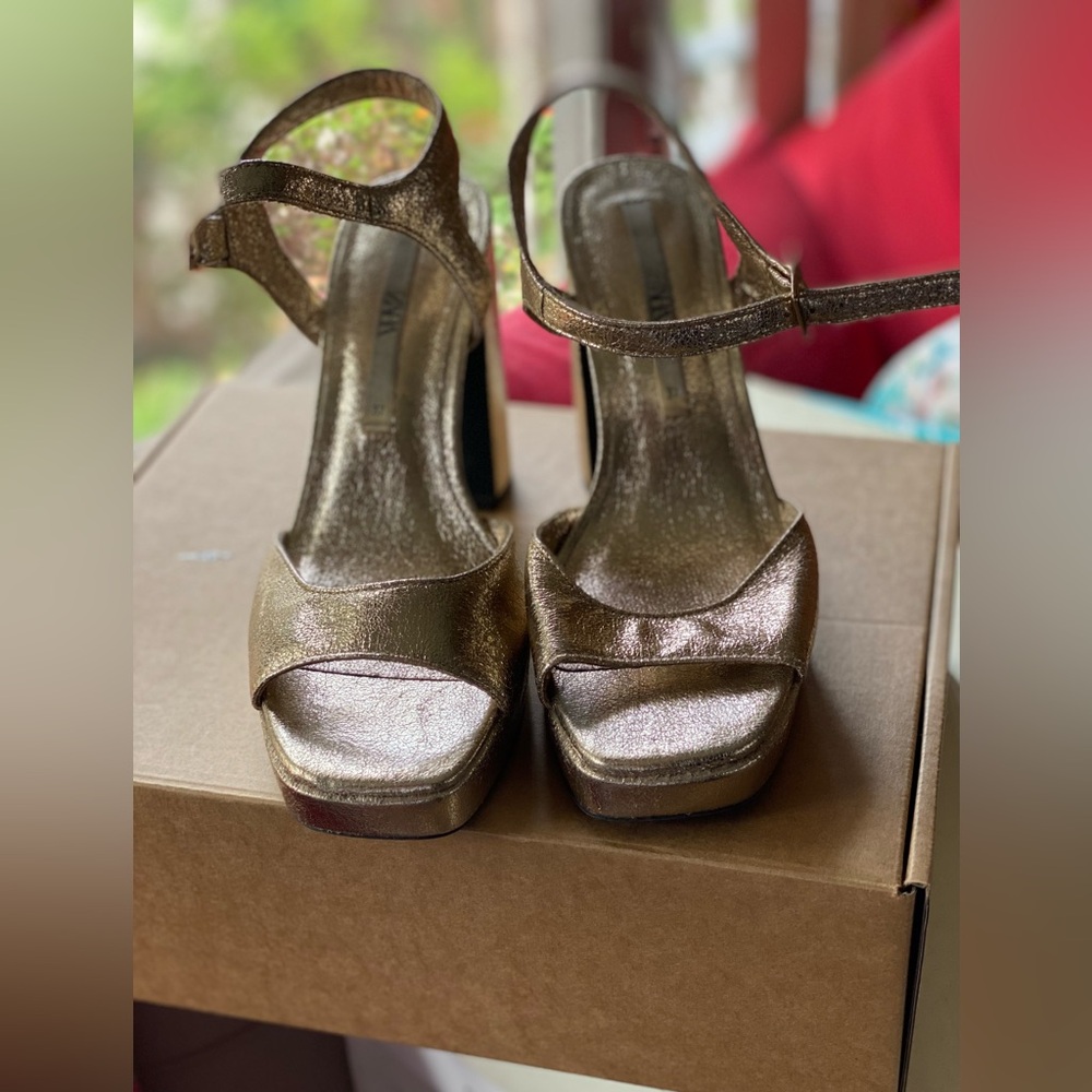 PLATFORM HEELS 4 1/2” HEEL